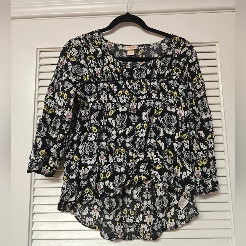 Mossimo Supply Co - Floral Lightweight 3/4 Sleeve Top